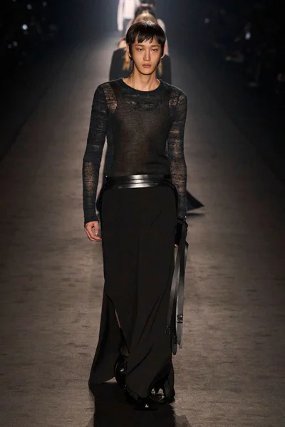 Look 24